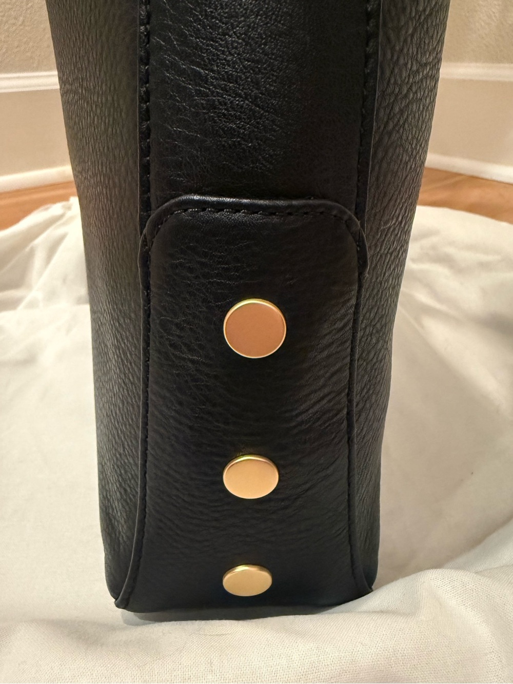 NWT Hammitt Tim Medium - Soft Leather Shoulder Bag - Black/Brushed Gold - Picture 9 of 16